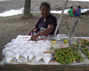 Vendor of betel nut supplies, PNG. Photo by yumievriwan. Licence: CC BY-NC-ND 2.0