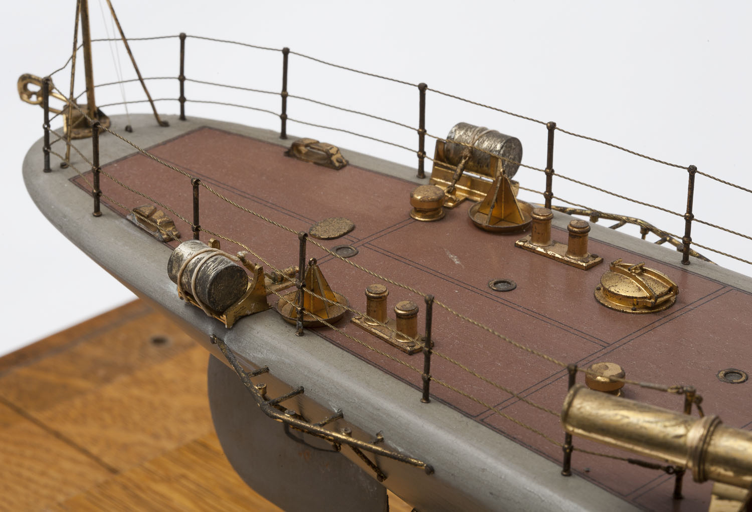 Port and starboard racks with depth charges and release mechanisms