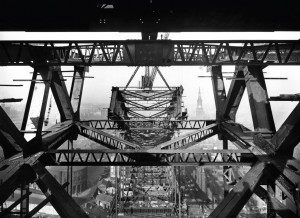 the construction of the Tyne Bridge