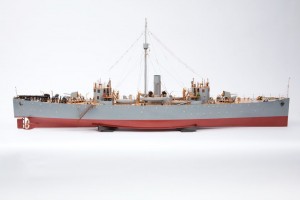 Photograph of starboard side of model of ‘24’ class sloop HMS Ladas (TWCMS : B9666-a)